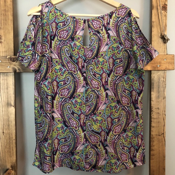 Hinge Split Shoulder Paisley Silk Top - Picture 3 of 7